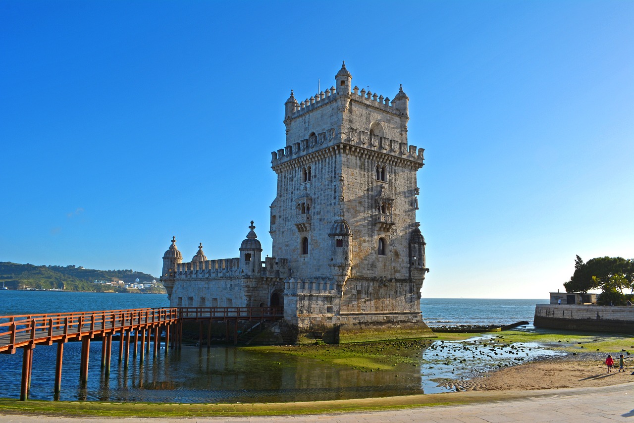 belen-tower-1359337_1280